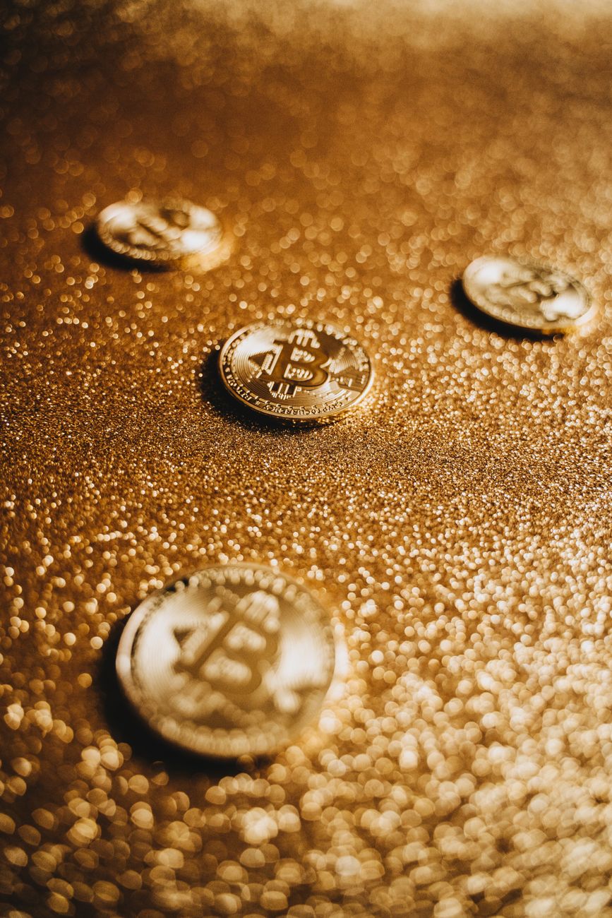 Bitcoin 77 bin doları aştı - CLARITY Act ralli ve altcoin fırsatı Türkiye 2026