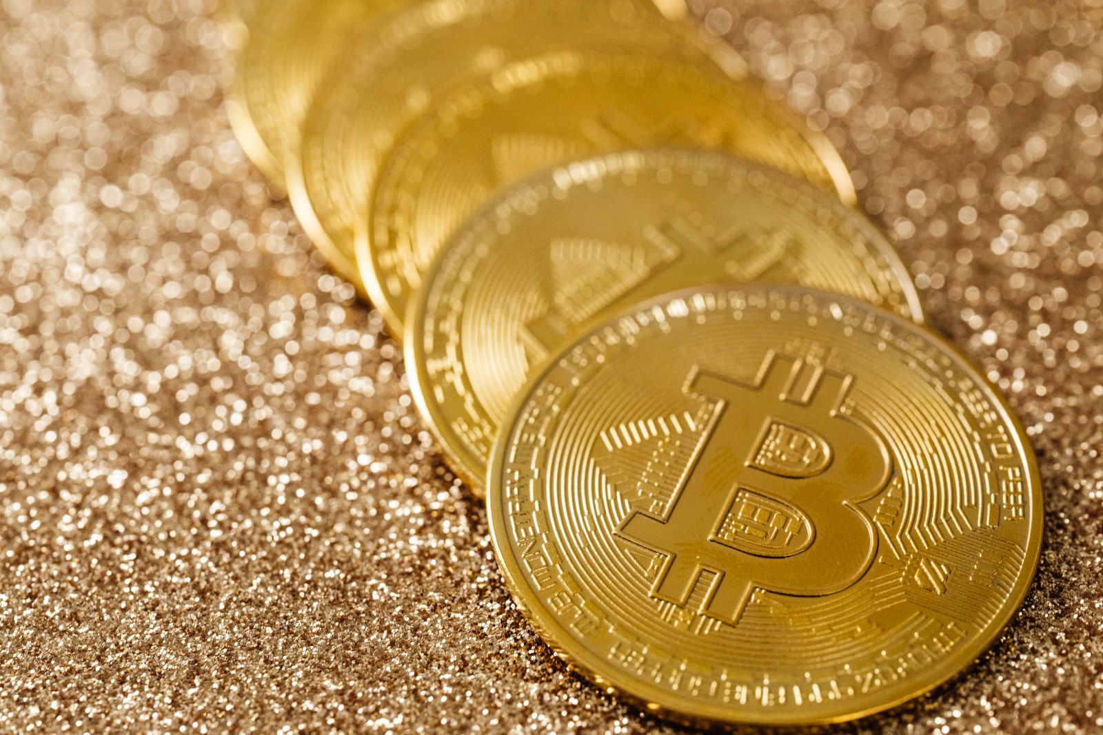 Dolar 48,10 TL rekor kırdı, Bitcoin 3,73 milyon TL'ye geriledi — değer kaybına karşı son biniş fırsatı