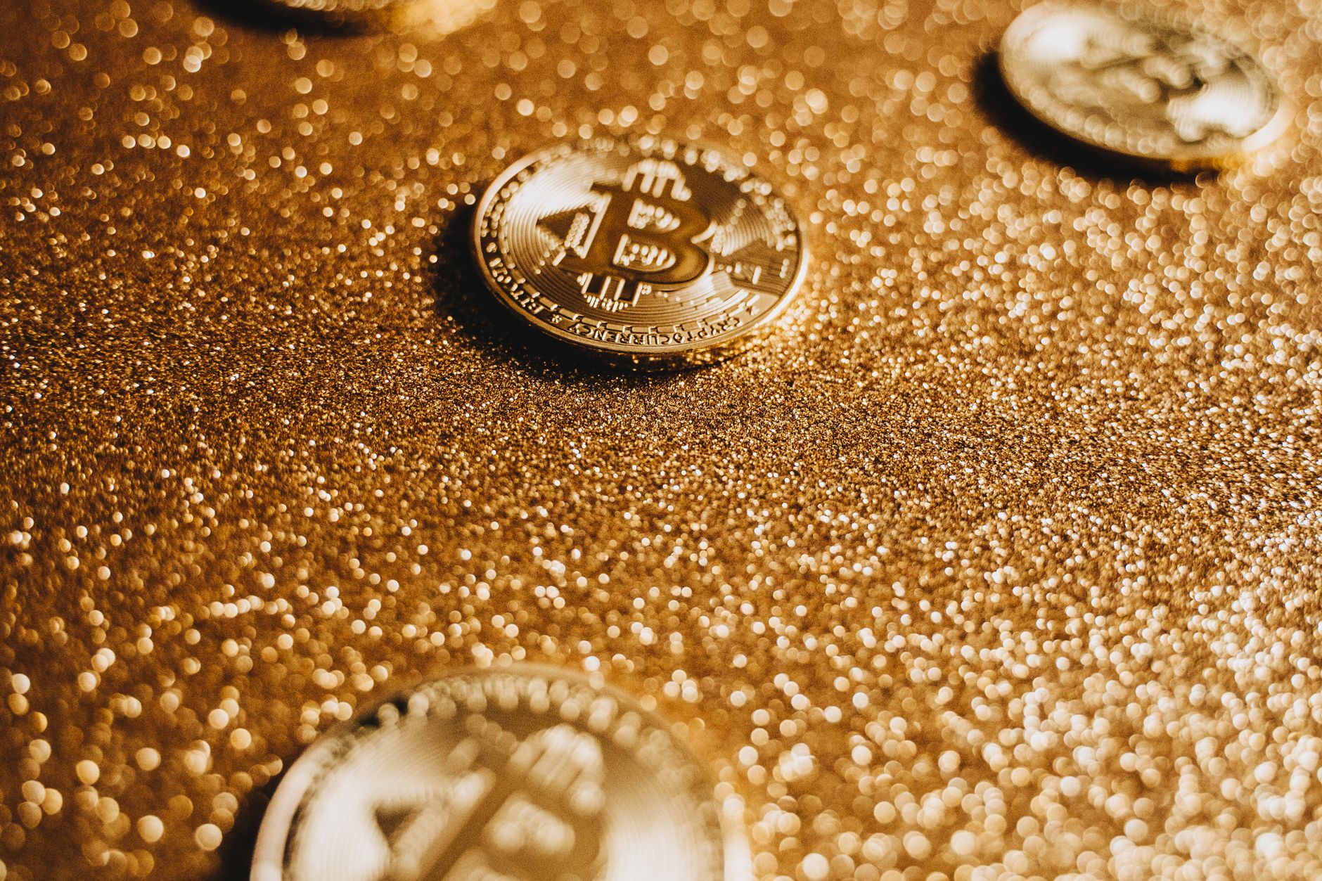 Ray Dalio ABD borcu uyarisi - altin ve Bitcoin ralli analizi 2026